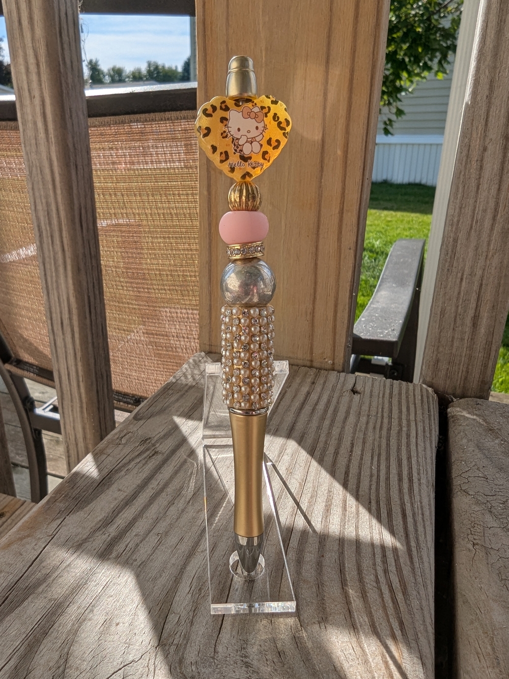 Hello Kitty Gold and Pink Jeweled Heart Accent Pen